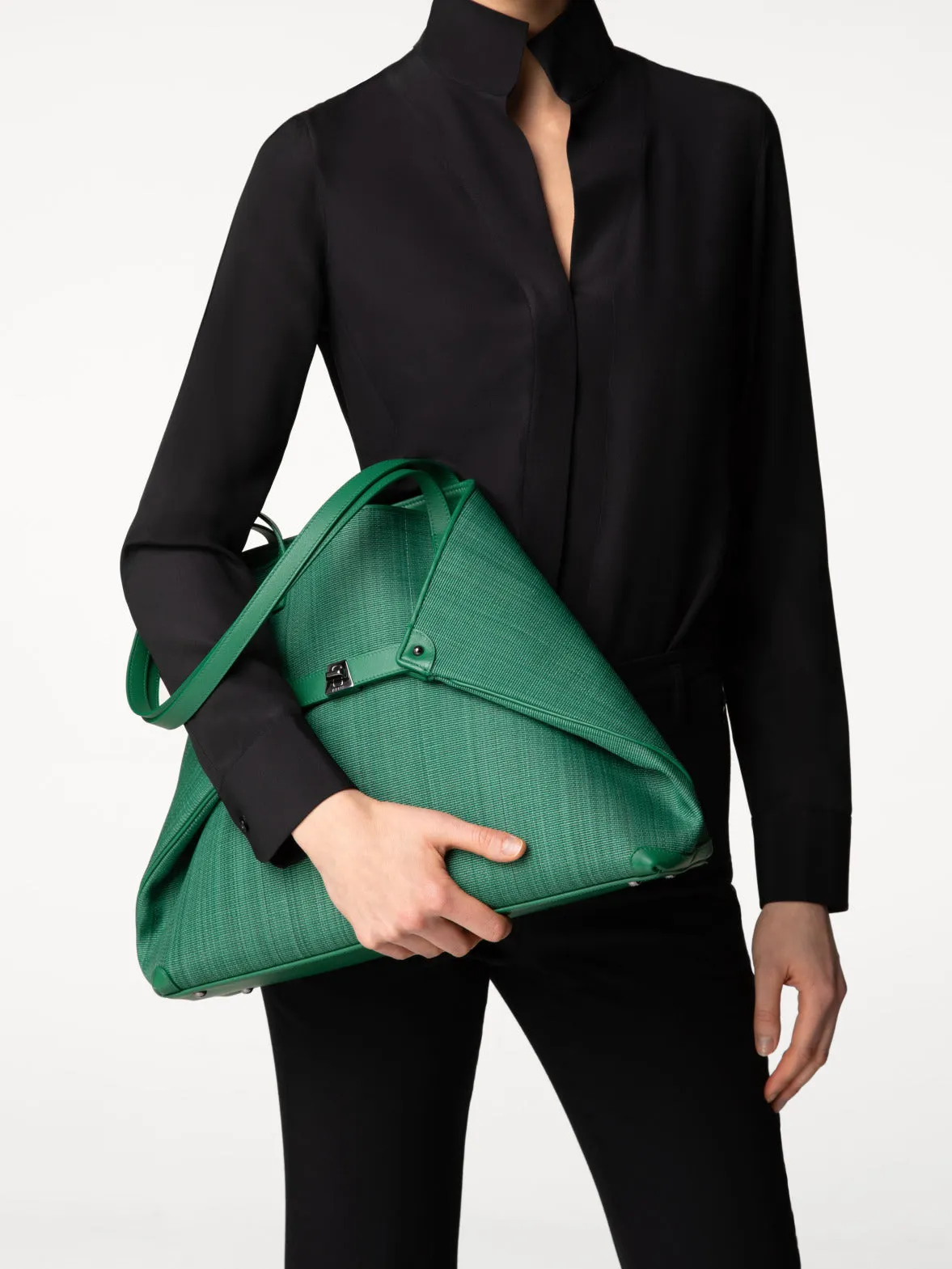 Ai Medium Shoulder Tote