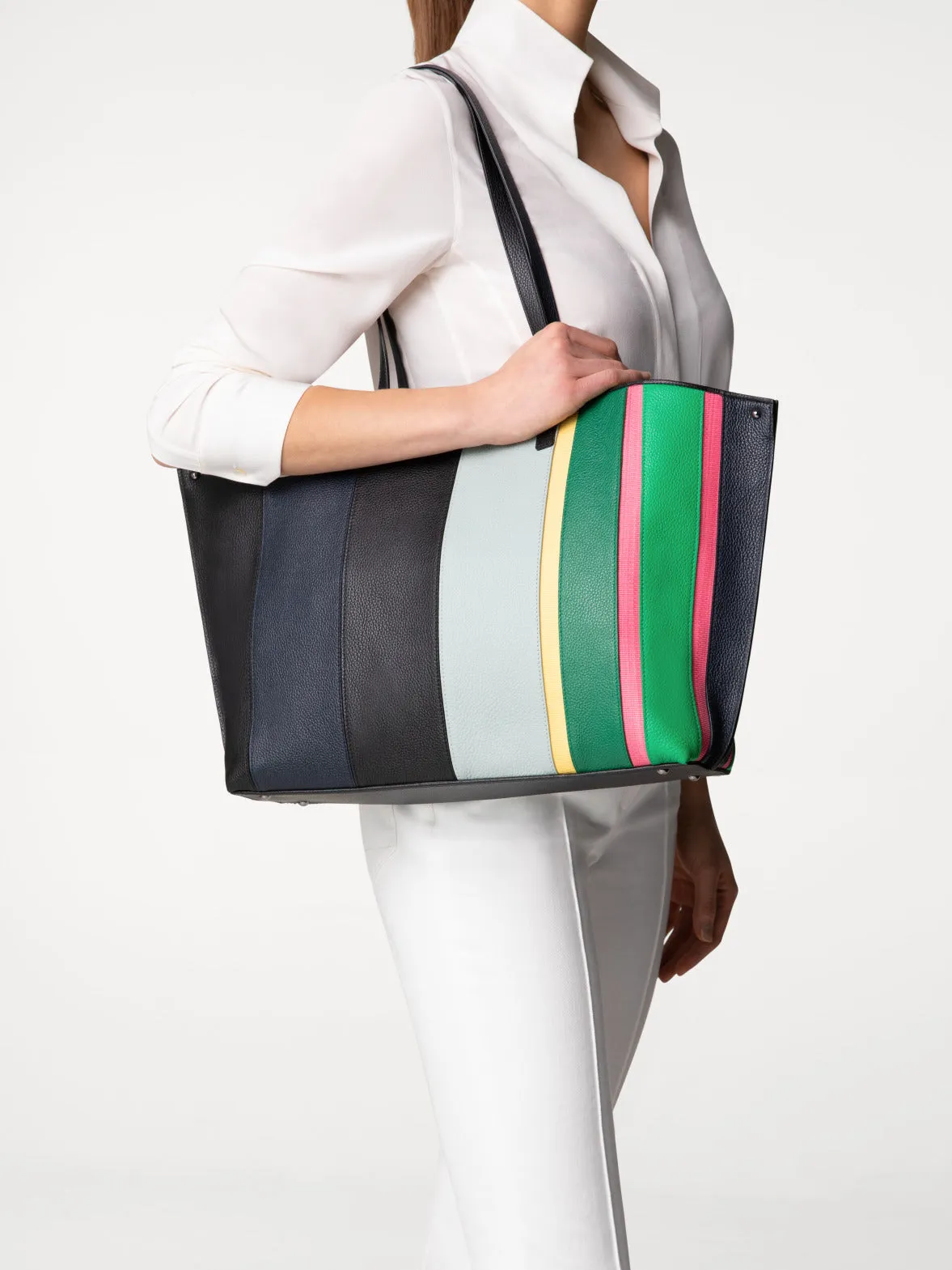 Ai Medium Shoulder Tote