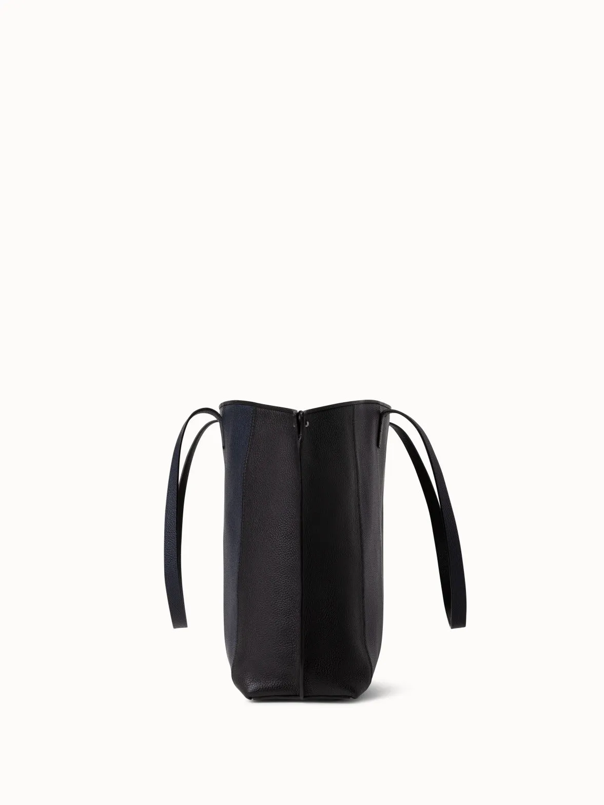 Ai Medium Shoulder Tote