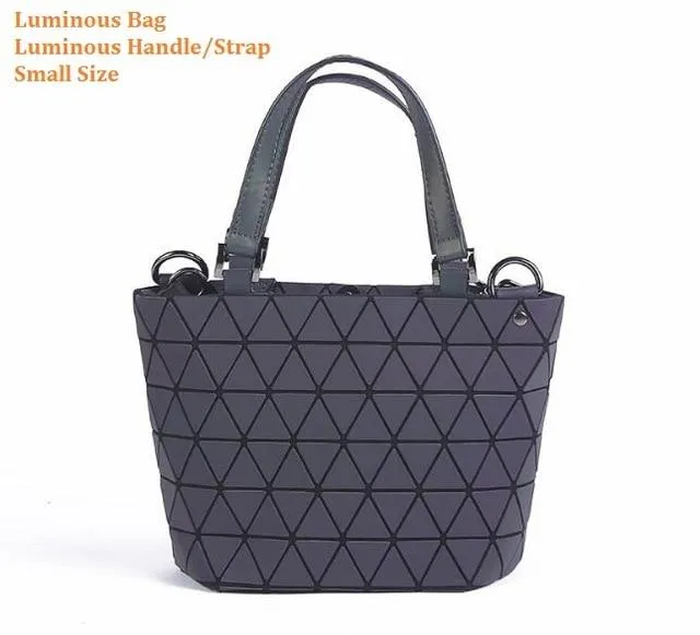 Drop Shipping Luminous Bag women's geometry lattic totes bag High Quilted Chain Shoulder Bags Laser Plain Folding Handbags