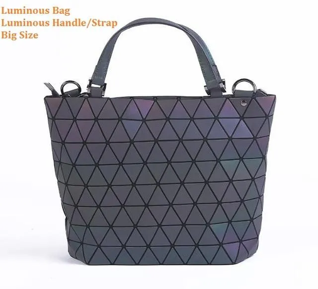 Drop Shipping Luminous Bag women's geometry lattic totes bag High Quilted Chain Shoulder Bags Laser Plain Folding Handbags