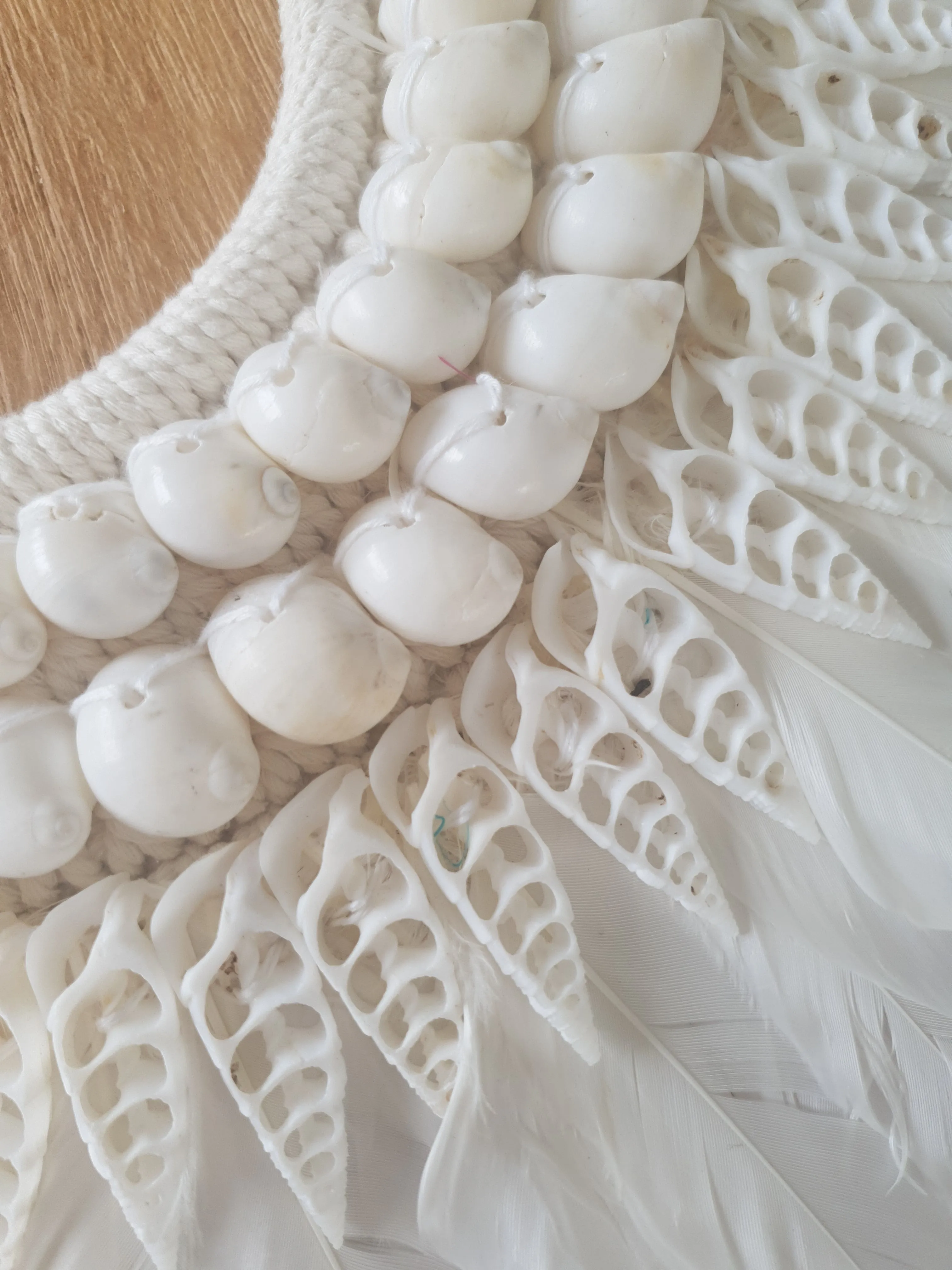 ELSIE SHELL WALL NECKLACE