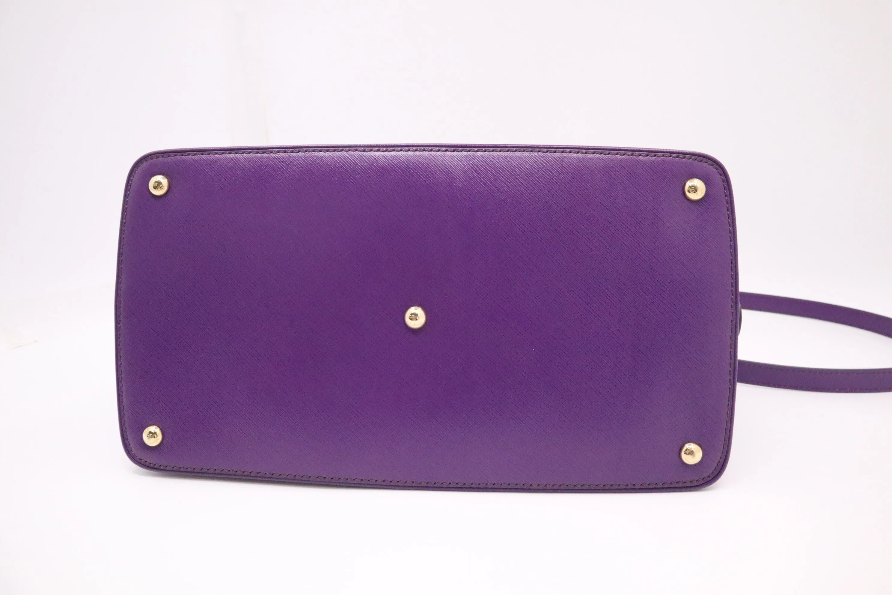 Ferragamo Handbag in Purple Leather