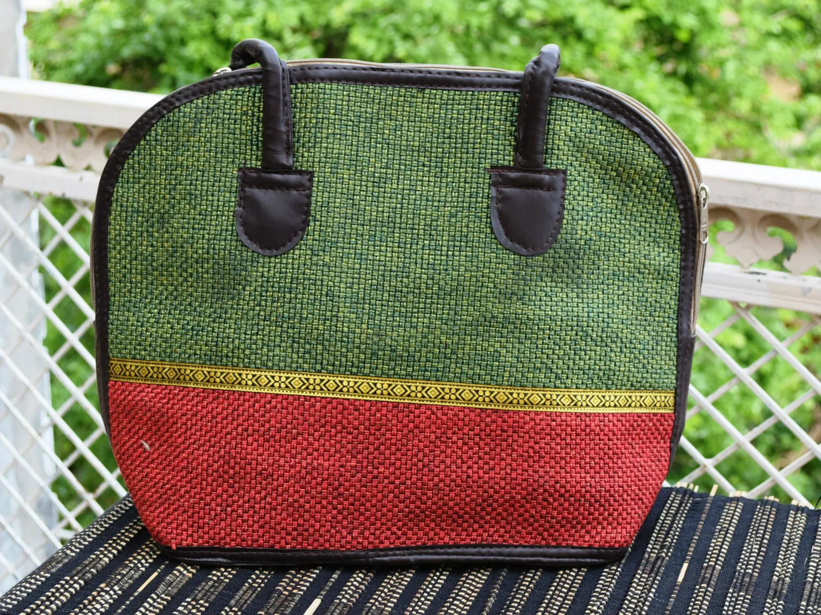 Green Red Jute Shoulder Handbag