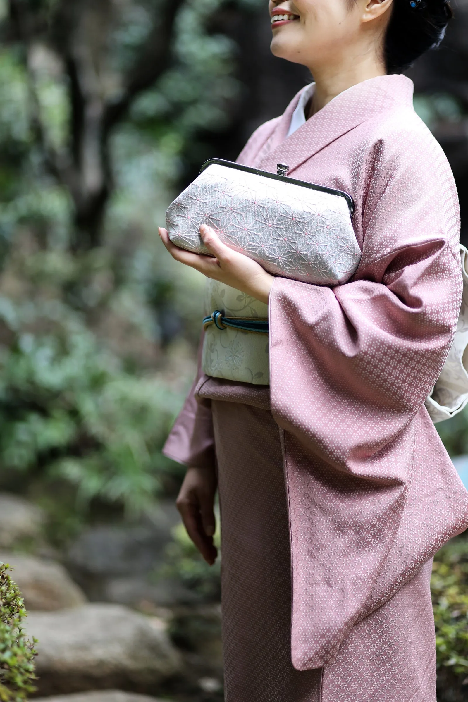 [LAST ONE] Japanese Asanoha Kimono Clutch in Grey and Pink | Upcycled from vintage Japanese Obi