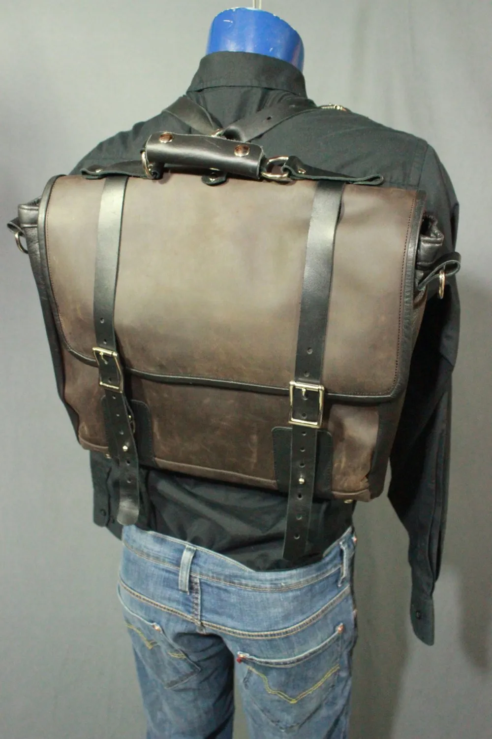 Our Finest Messenger bag! Stone OIL Tanned Leather Hand Made to Last a Lifetime! Luscious Chocolate!