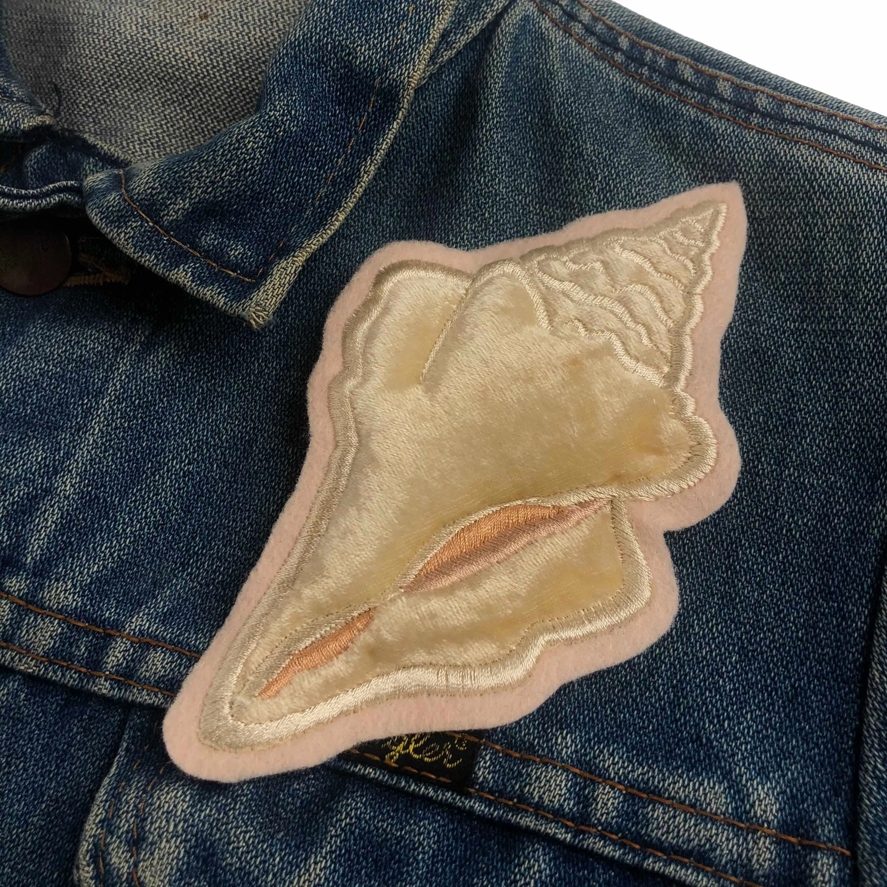 Velvet Conch Shell Embroidered Patch